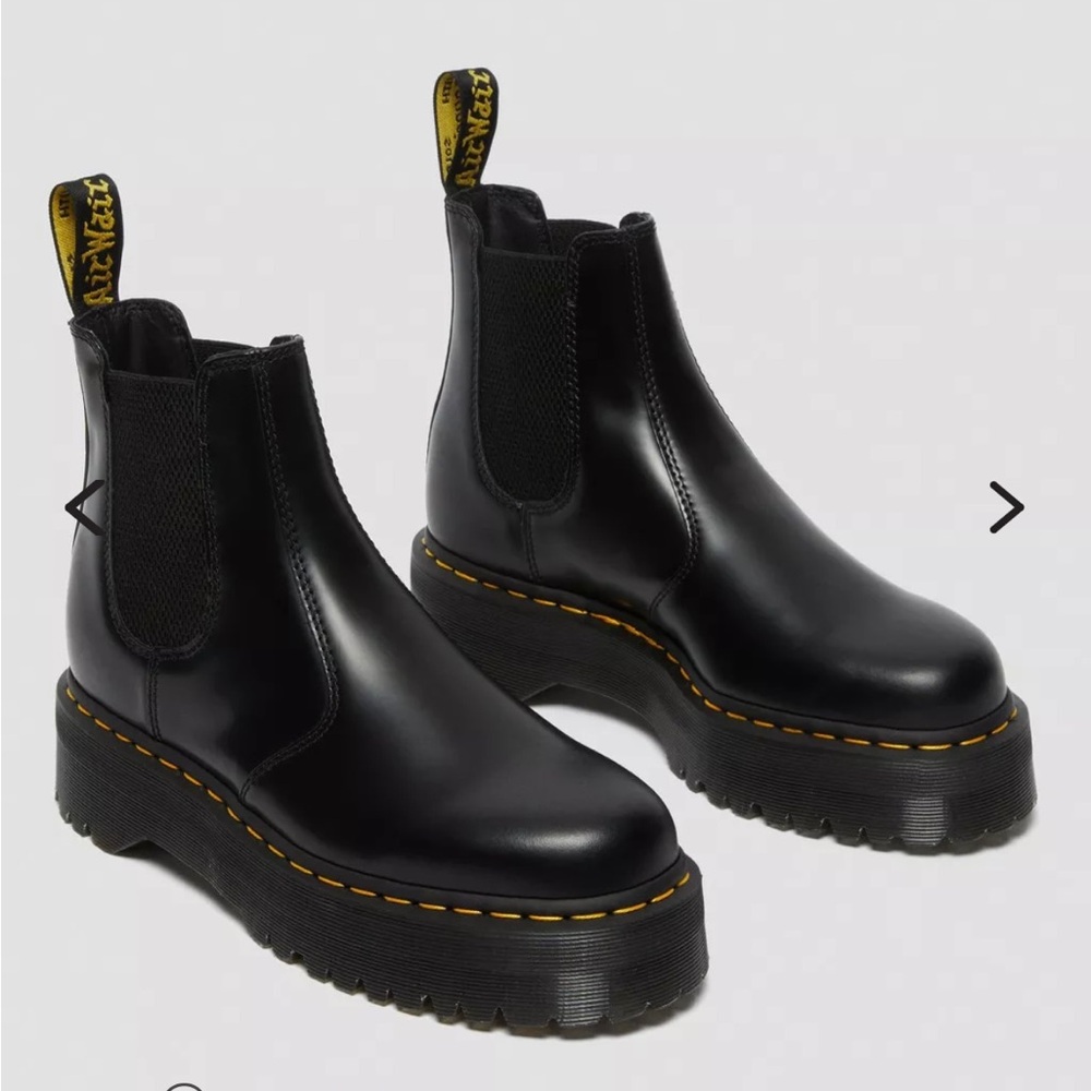 Dr. Martens - Smooth Leather Chelsea Platform Boots (Black - Size 6)